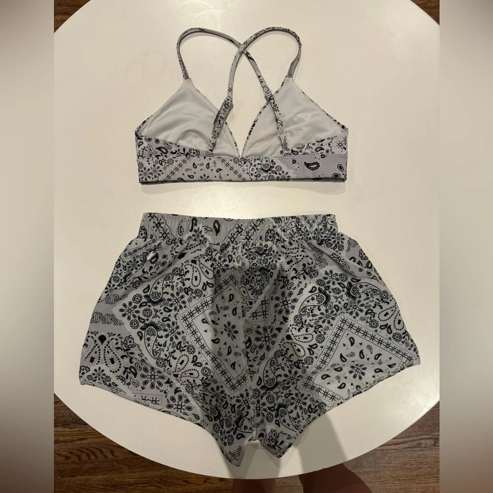 ALO Yoga White and Black Paisley Bandana Bra & Shorts Set